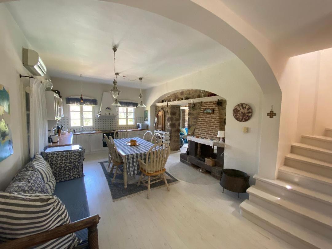 Cottage & private swimming pool photo 2