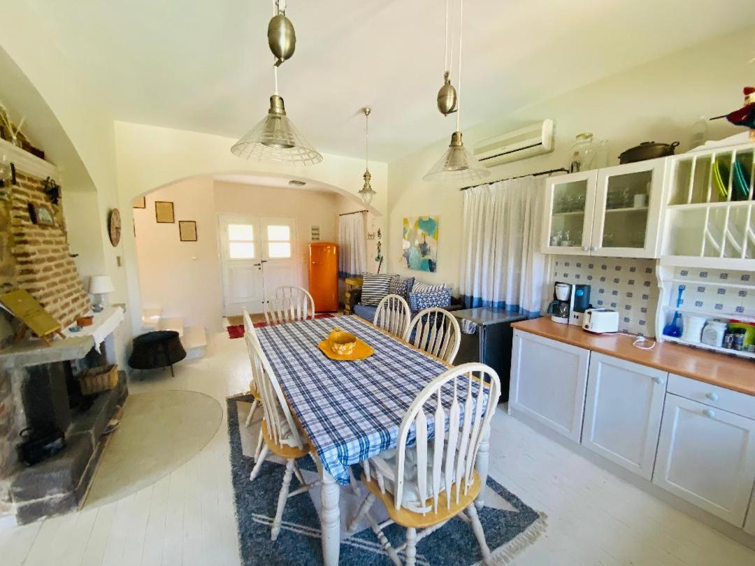 Cottage & private swimming pool photo 3