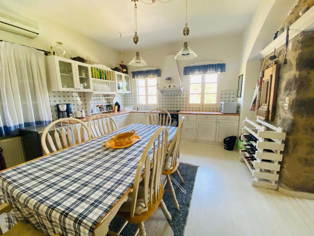 Cottage & private swimming pool photo 4