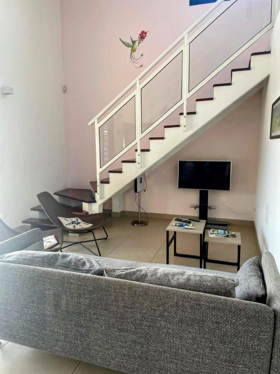Villa Stone pour 8 personnes, piscine chauffée 5 euros par jour, accès PMR, 5 étoiles view 5