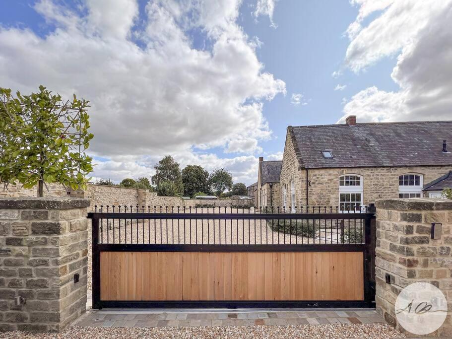 Exceptional Holiday Home 7 in Pickering with Hot Tub view 2