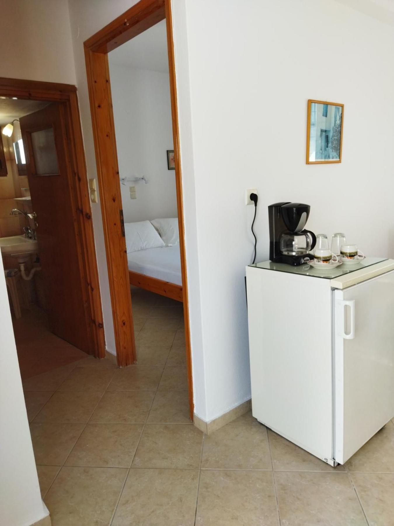 ANATOLI ROOMS SERIFOS