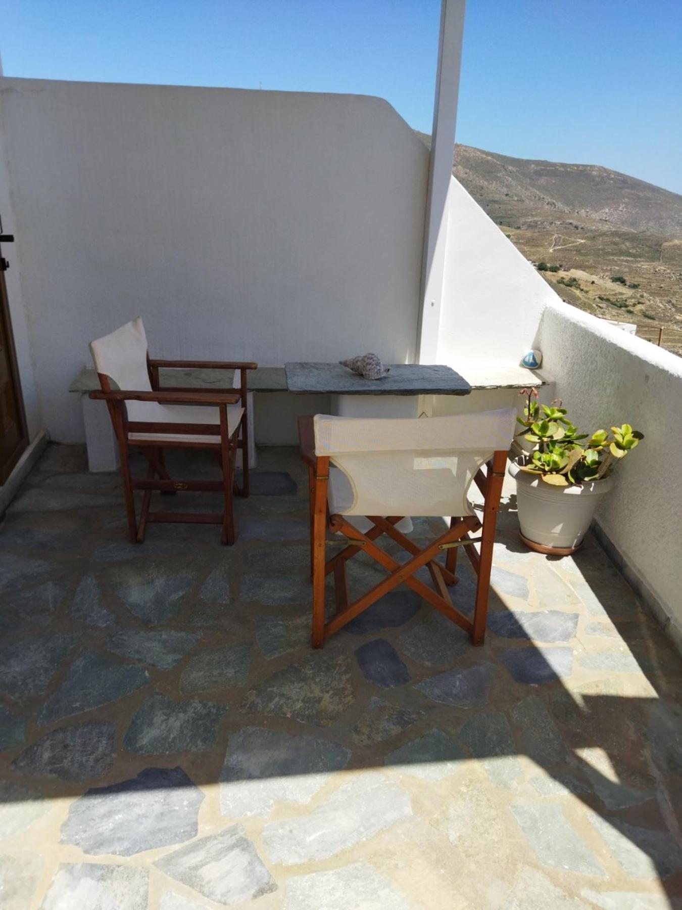 ANATOLI ROOMS SERIFOS