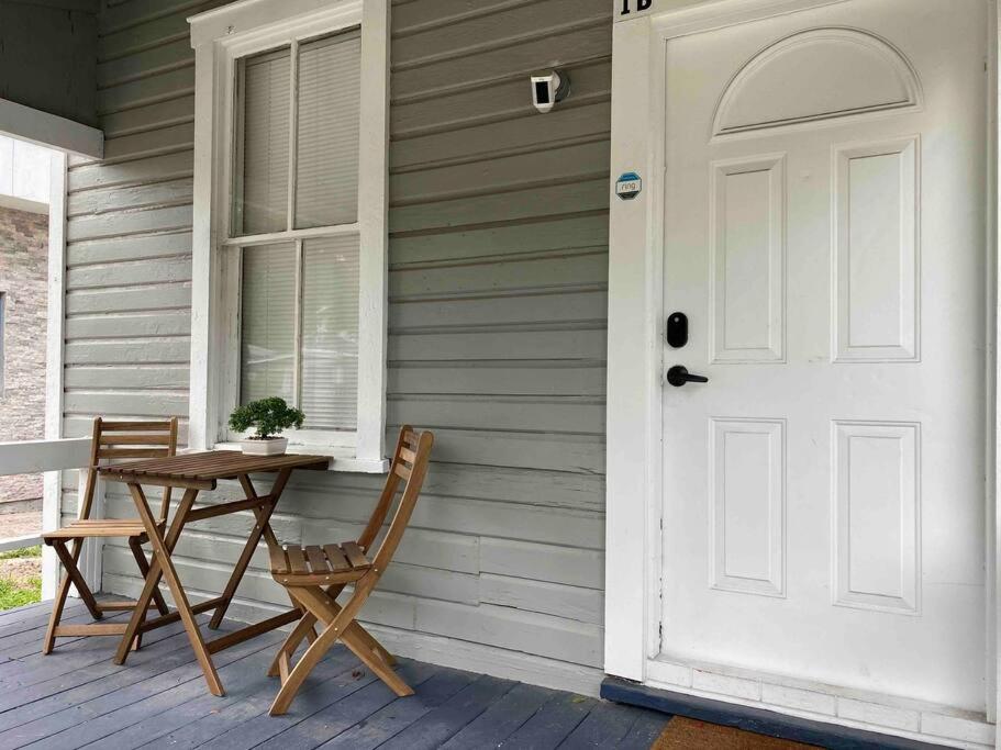 Cozy Studio Bungalow Steps To Armature Works view 5