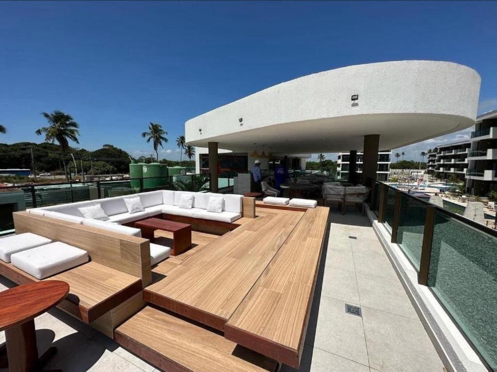 Resort em Porto de Galinhas- Flat Térreo Frente Piscinas- Muro Alto-B18