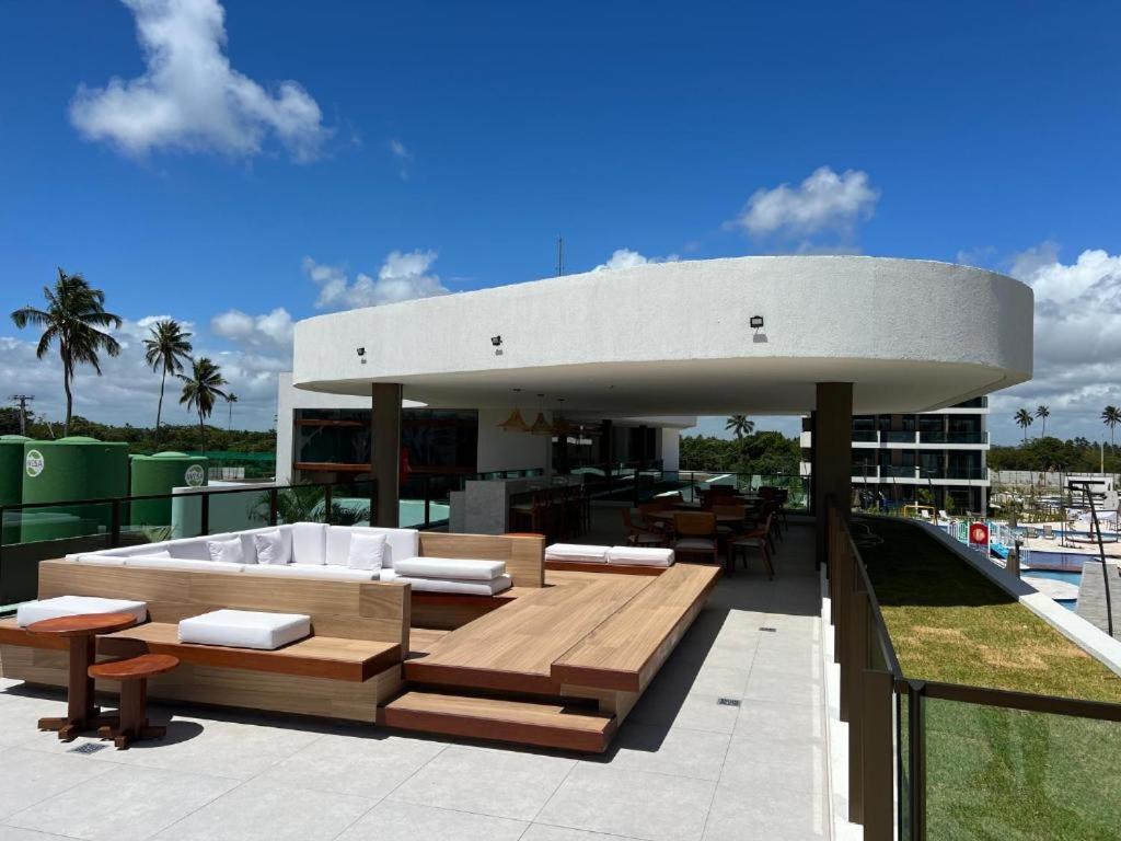 Resort em Porto de Galinhas- Flat Térreo Frente Piscinas- Muro Alto-B18