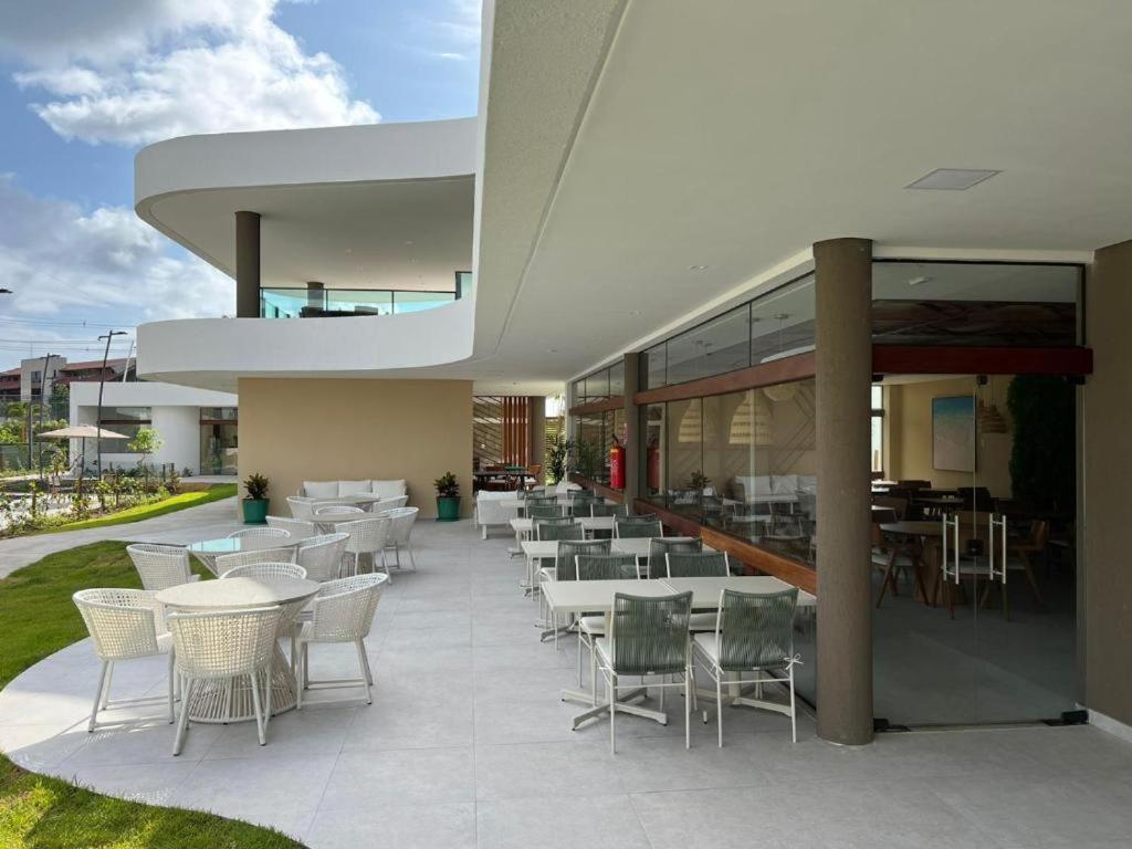 Resort em Porto de Galinhas- Flat Térreo Frente Piscinas- Muro Alto-B18