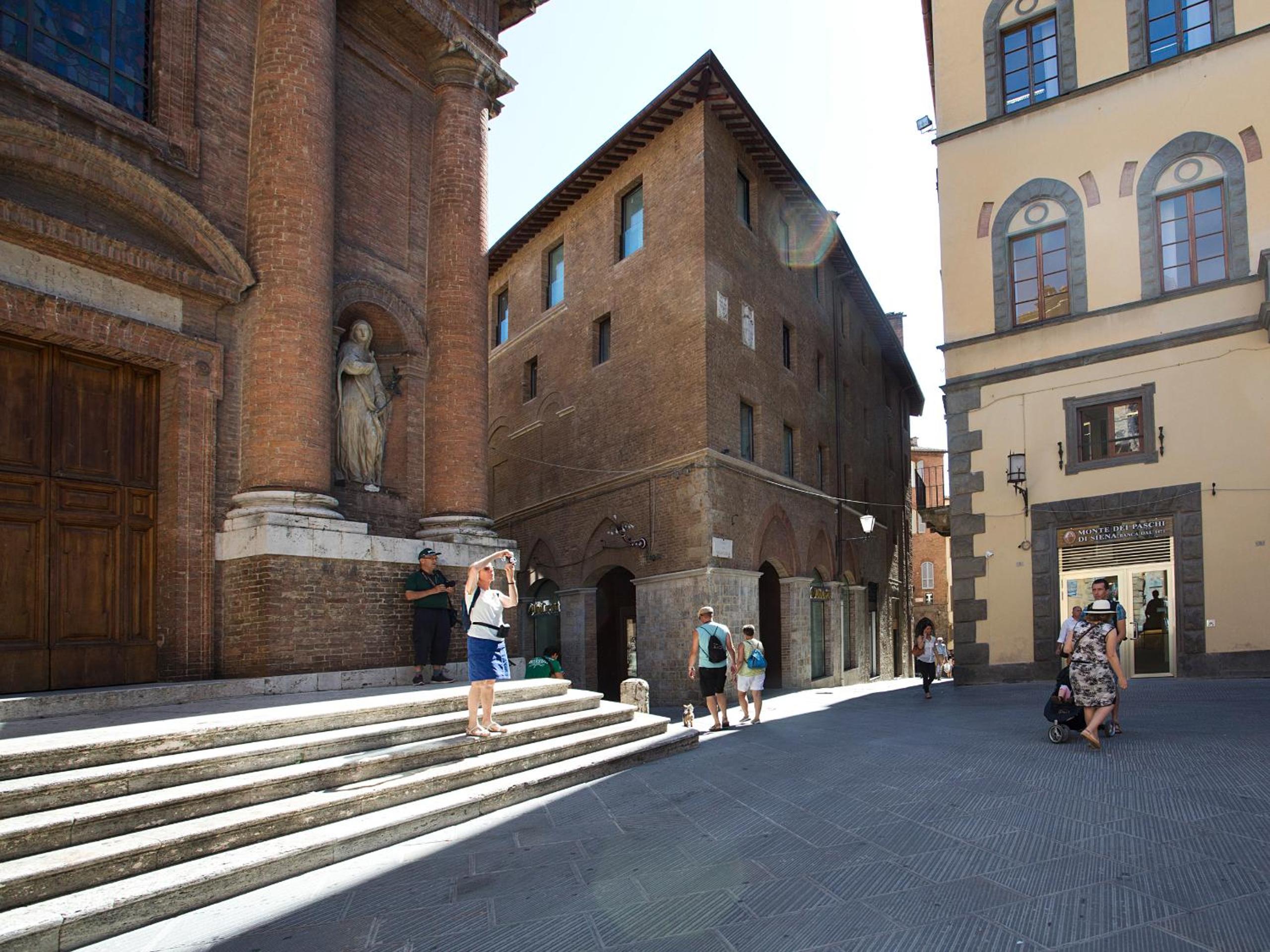 IL TOLOMEI - Central in the Middle of Main Street view 2