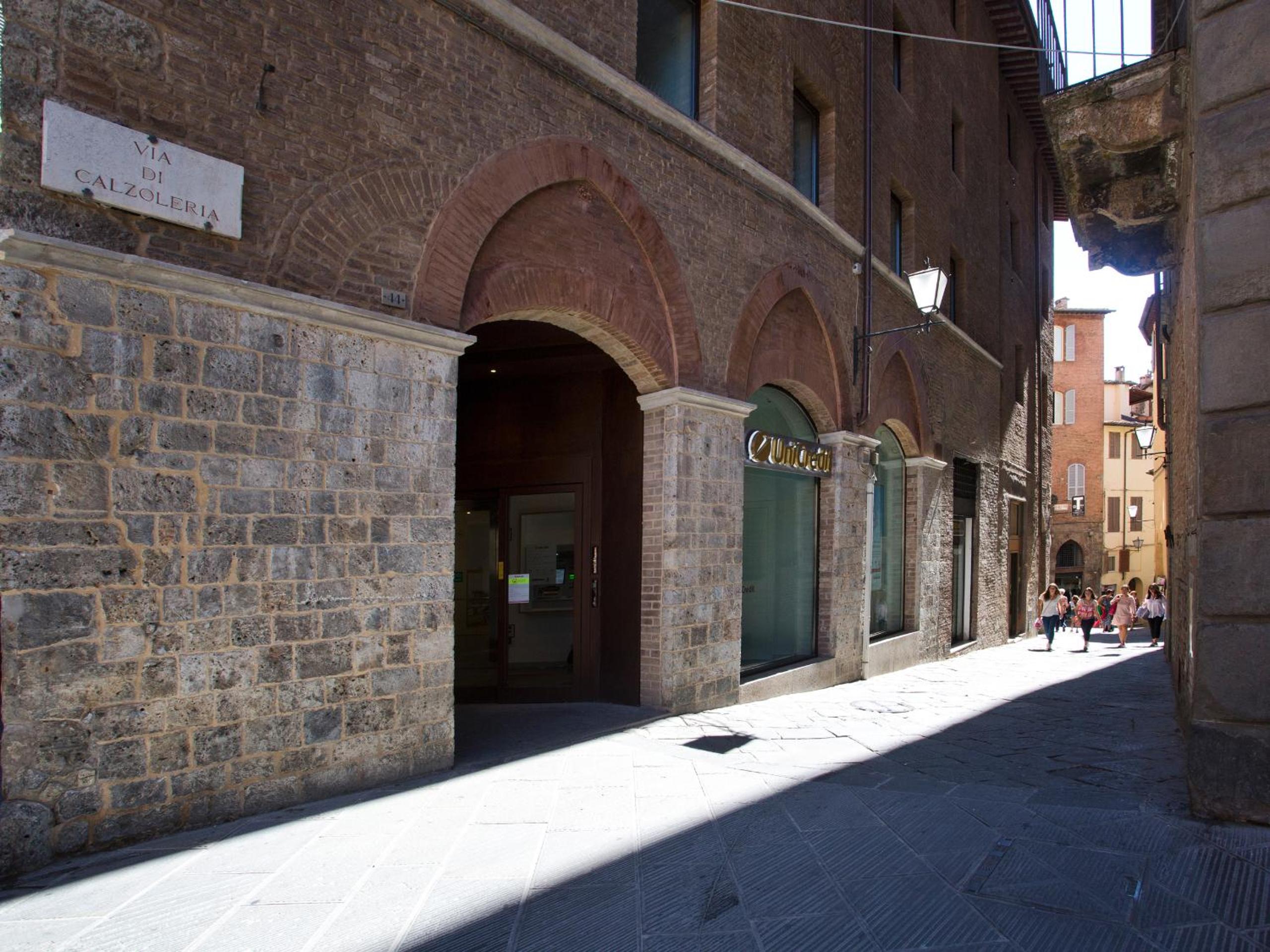 IL TOLOMEI - Central in the Middle of Main Street view 3