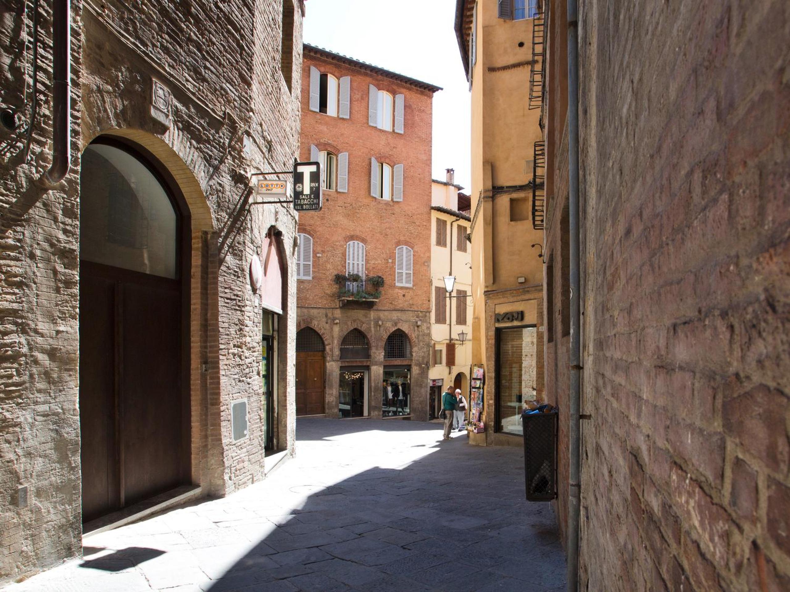 IL TOLOMEI - Central in the Middle of Main Street view 4