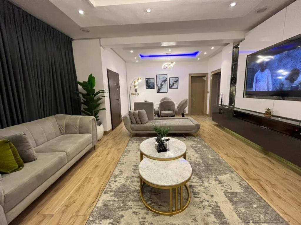Modern 3Bed with Pool & Gym in Lekki view 2