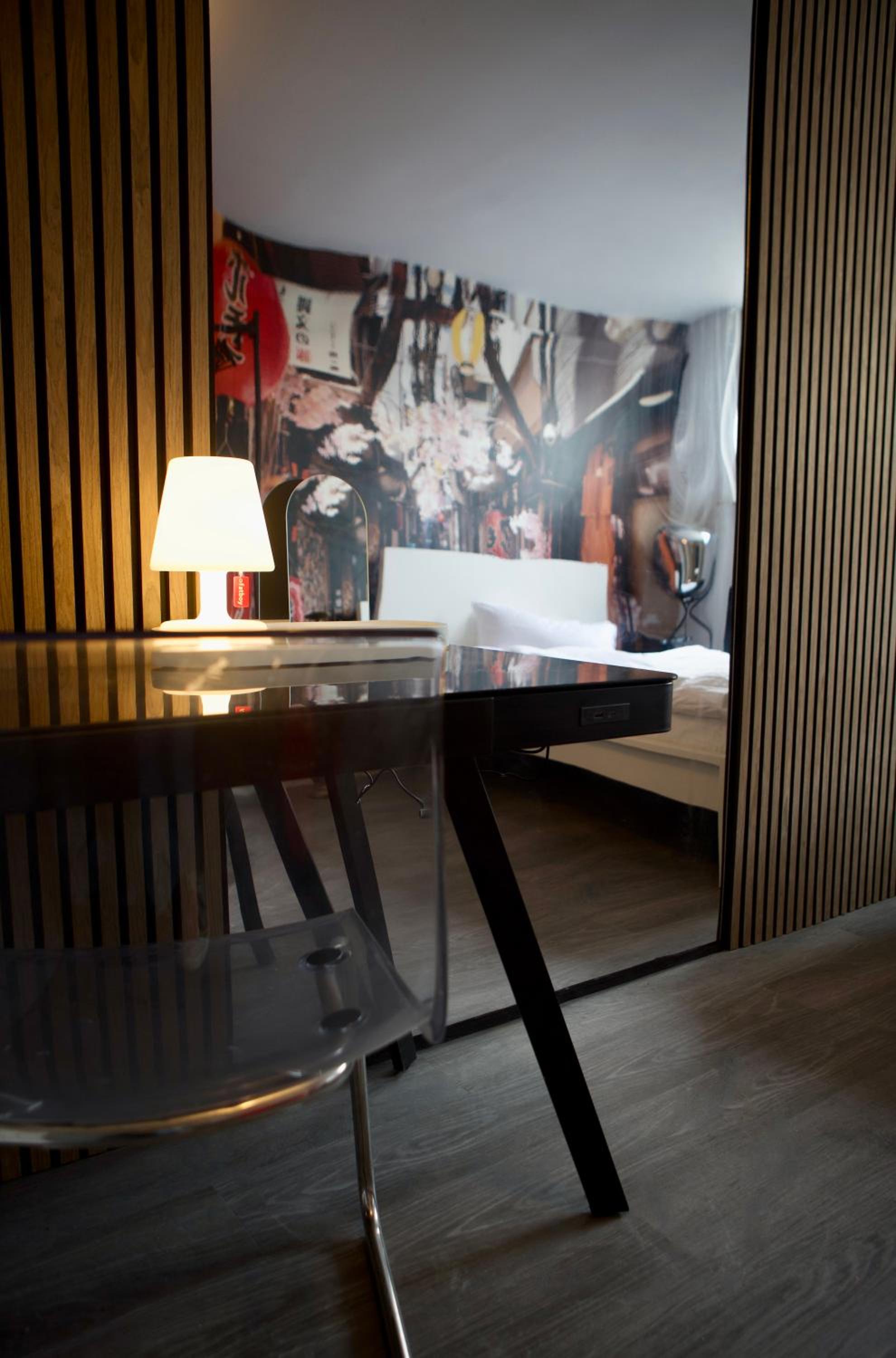 hotel room