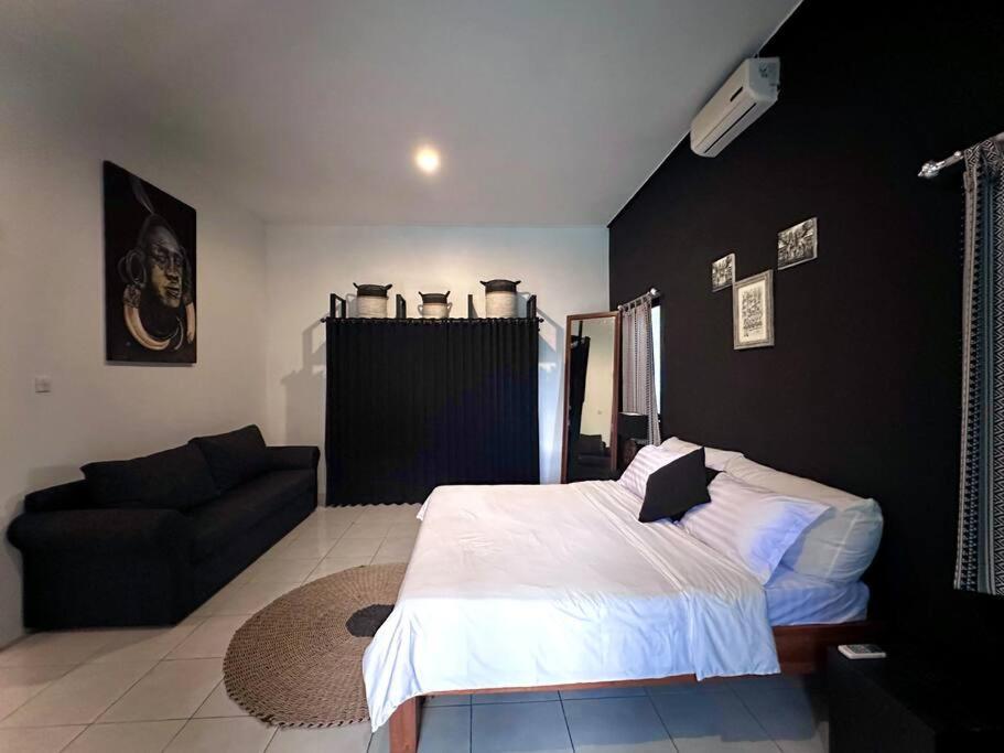2 BR Villa Rhapsody - 5 Mins to Seminyak/Umalas view 5
