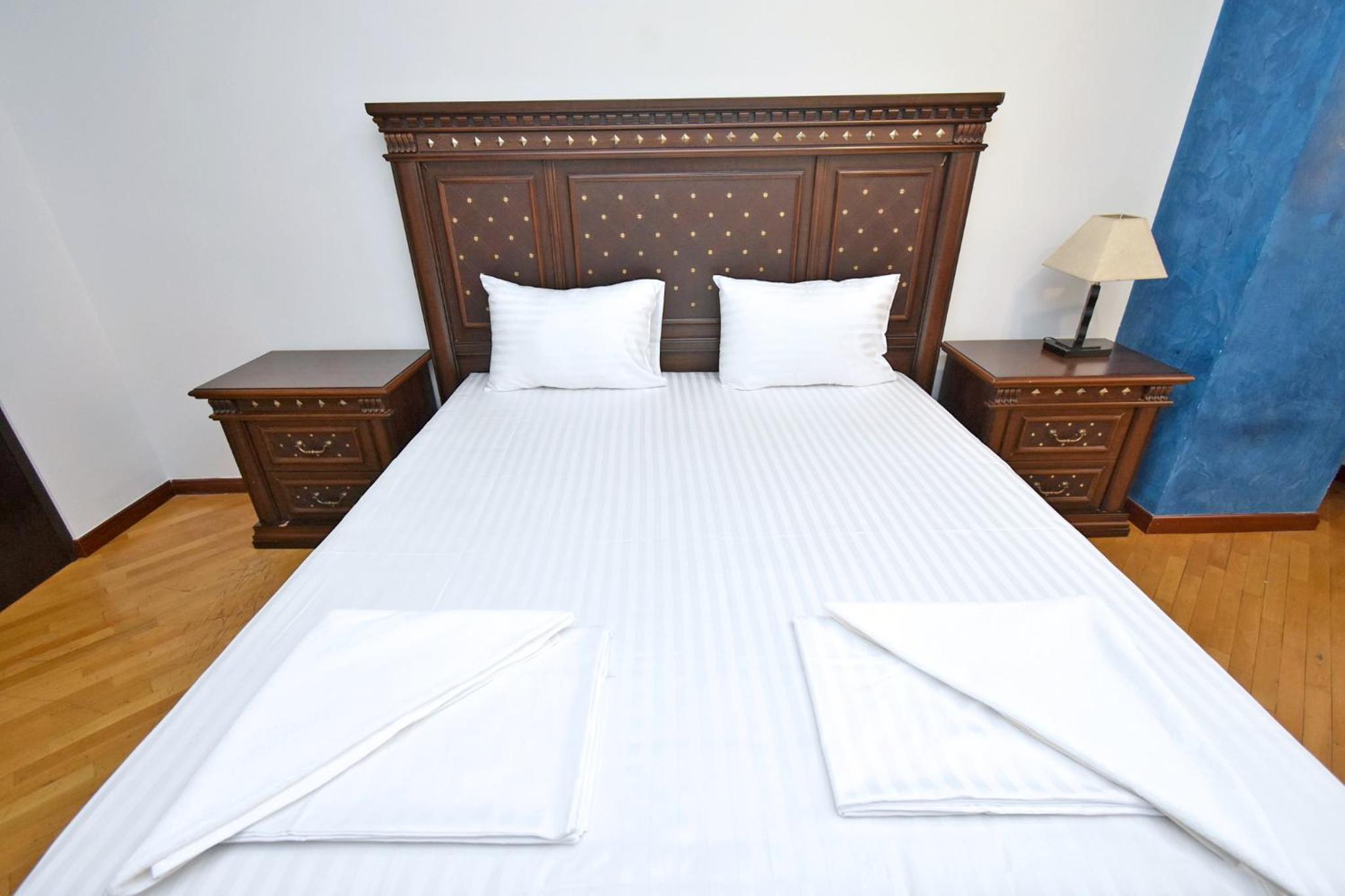 Lux Apartment 2 Bedrooms 2 Bathrooms , Open Balcony In The Center Of Yerevan , Near Malibu Park