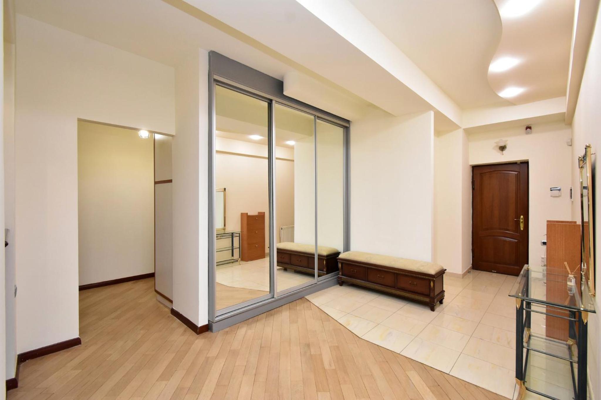Lux Apartment 2 Bedrooms 2 Bathrooms , Open Balcony In The Center Of Yerevan , Near Malibu Park