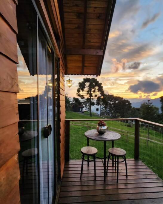Cabana Aconchegante de altitude com hidro