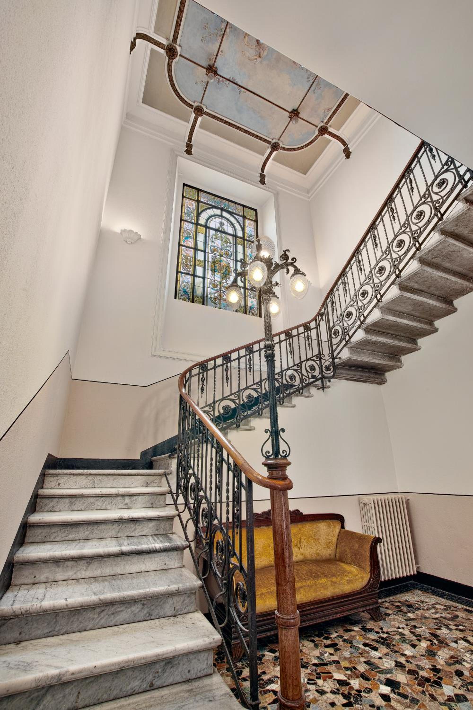 (5 bedrooms) 3 Seasons Villa on Como Lake view 4