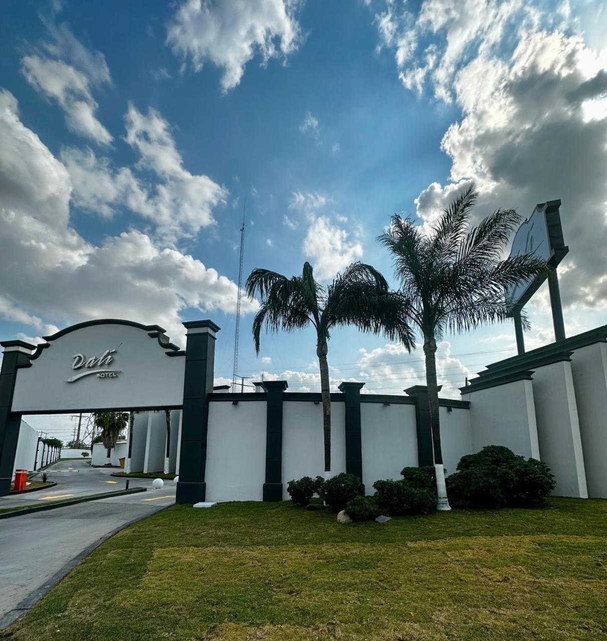 Reynosa Vacations - Hotel Dali - Property Image 1