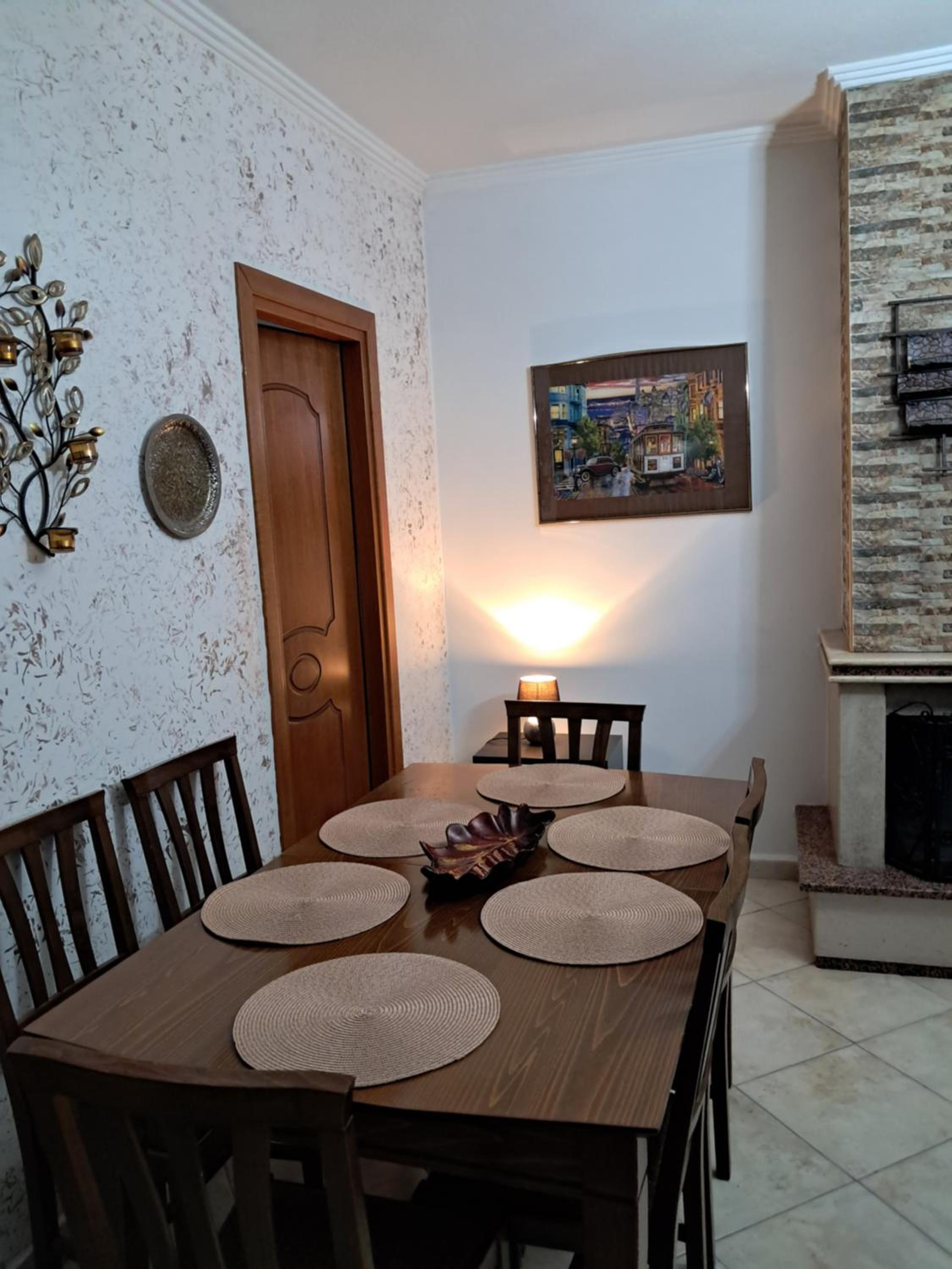 AKBEΝ en Afitos — dining