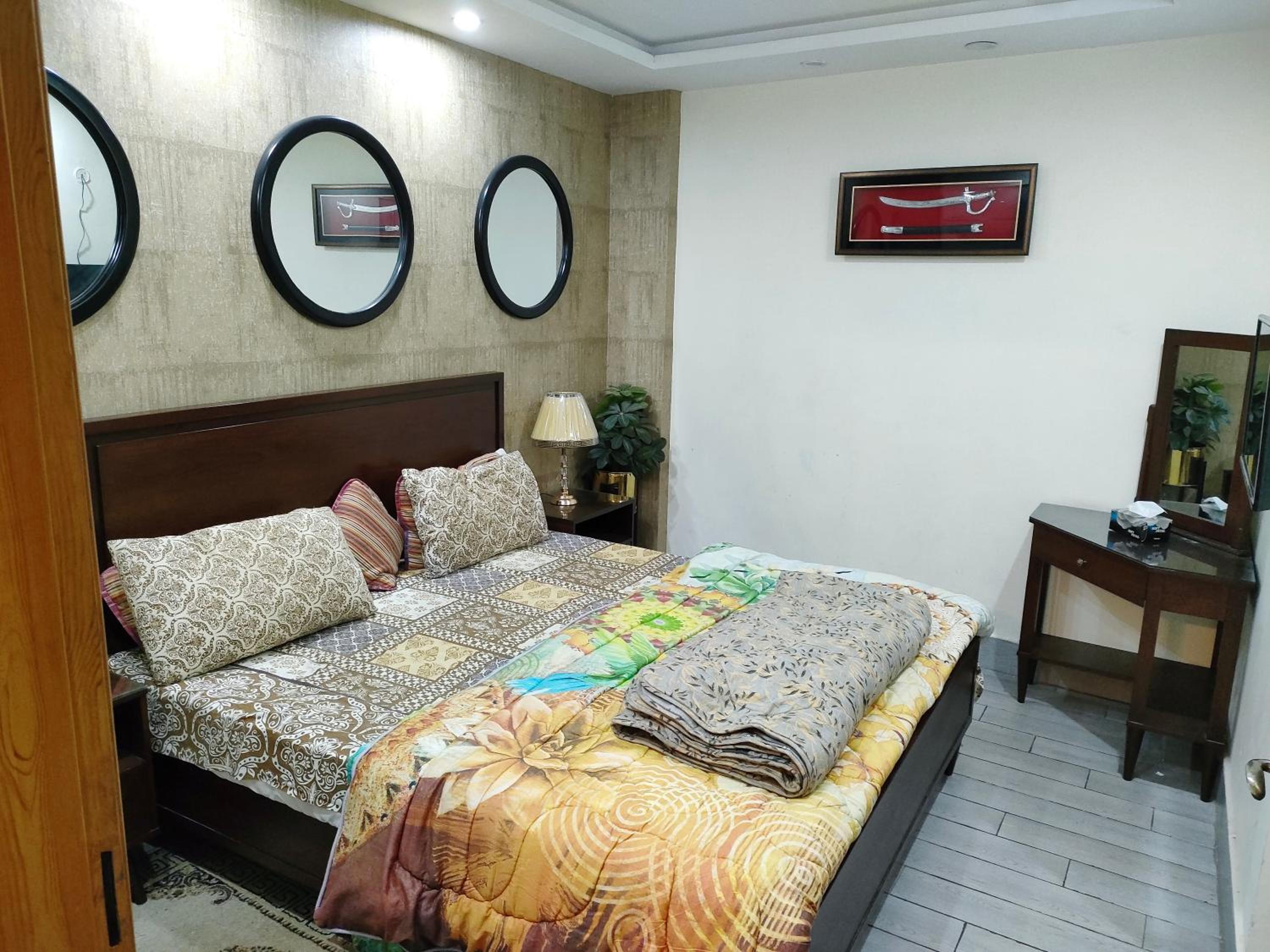 Luxury One Bed With Free wifi view 4