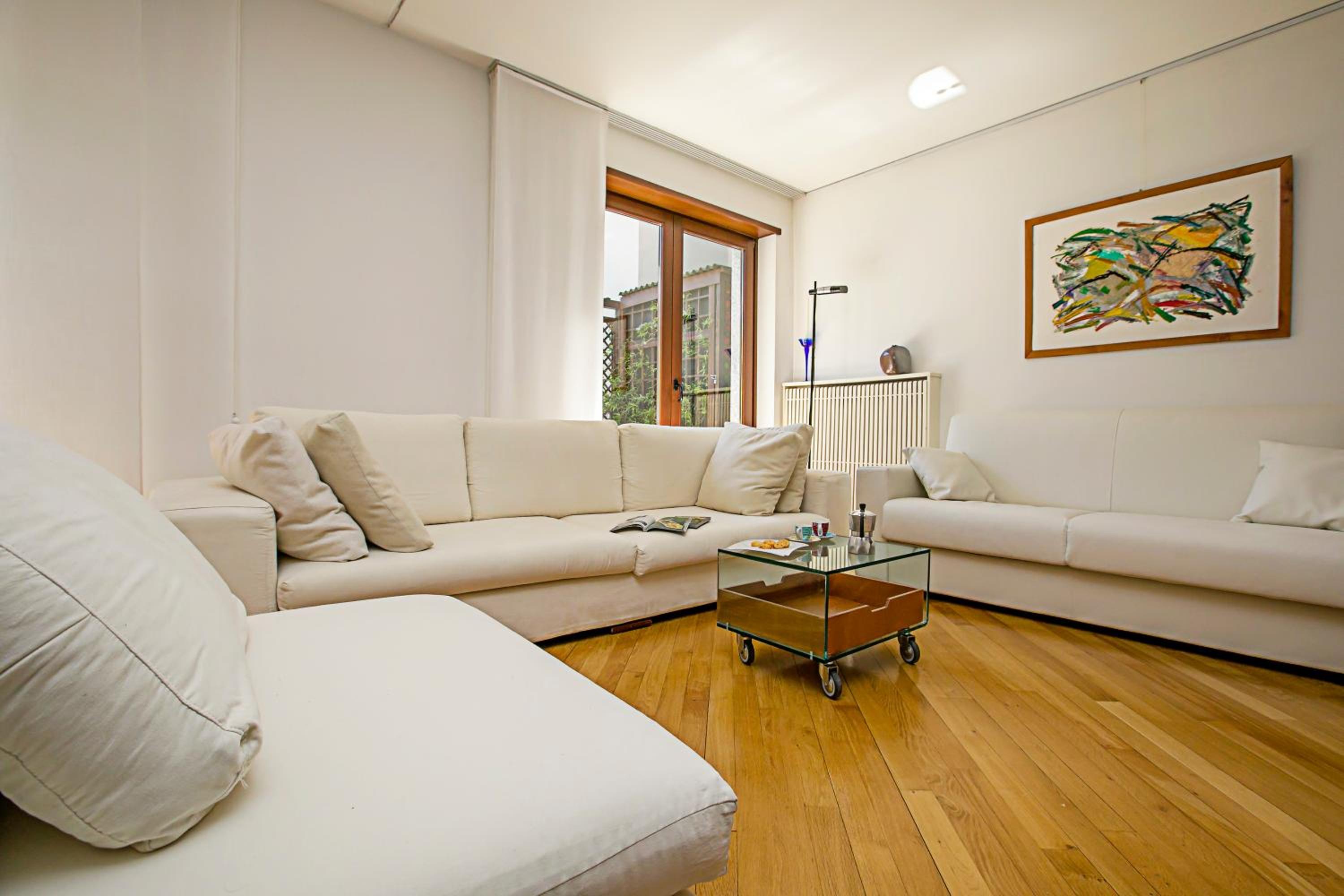 Elegance Suite Isabella - Happy Rentals