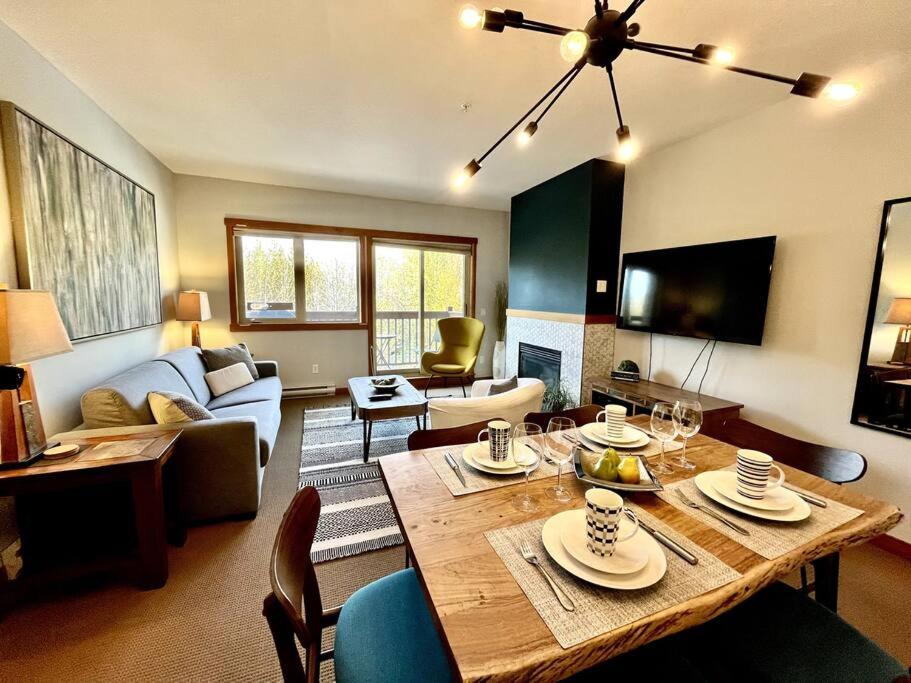 L202 - A Relaxed Vacation- 2BD+2BT, Heated Pool, Hot tubs, Gym, AC, Parkade