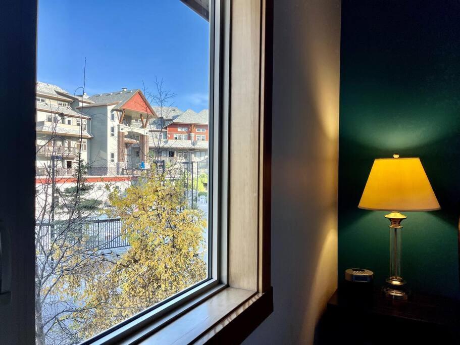 L202 - A Relaxed Vacation- 2BD+2BT, Heated Pool, Hot tubs, Gym, AC, Parkade