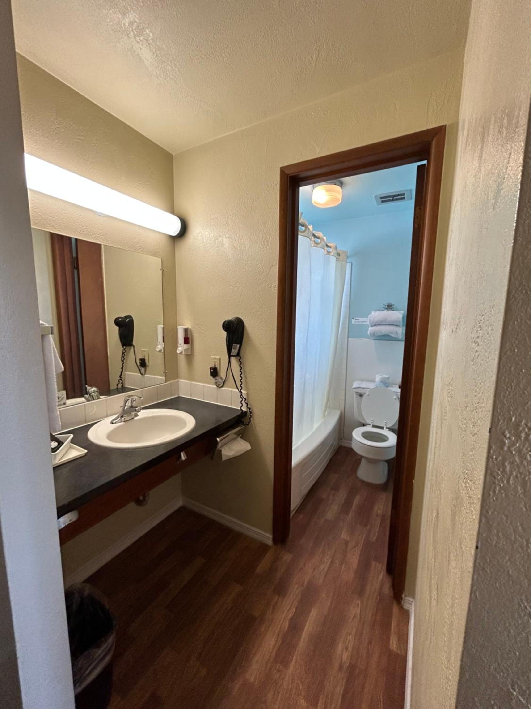 Economy Inn