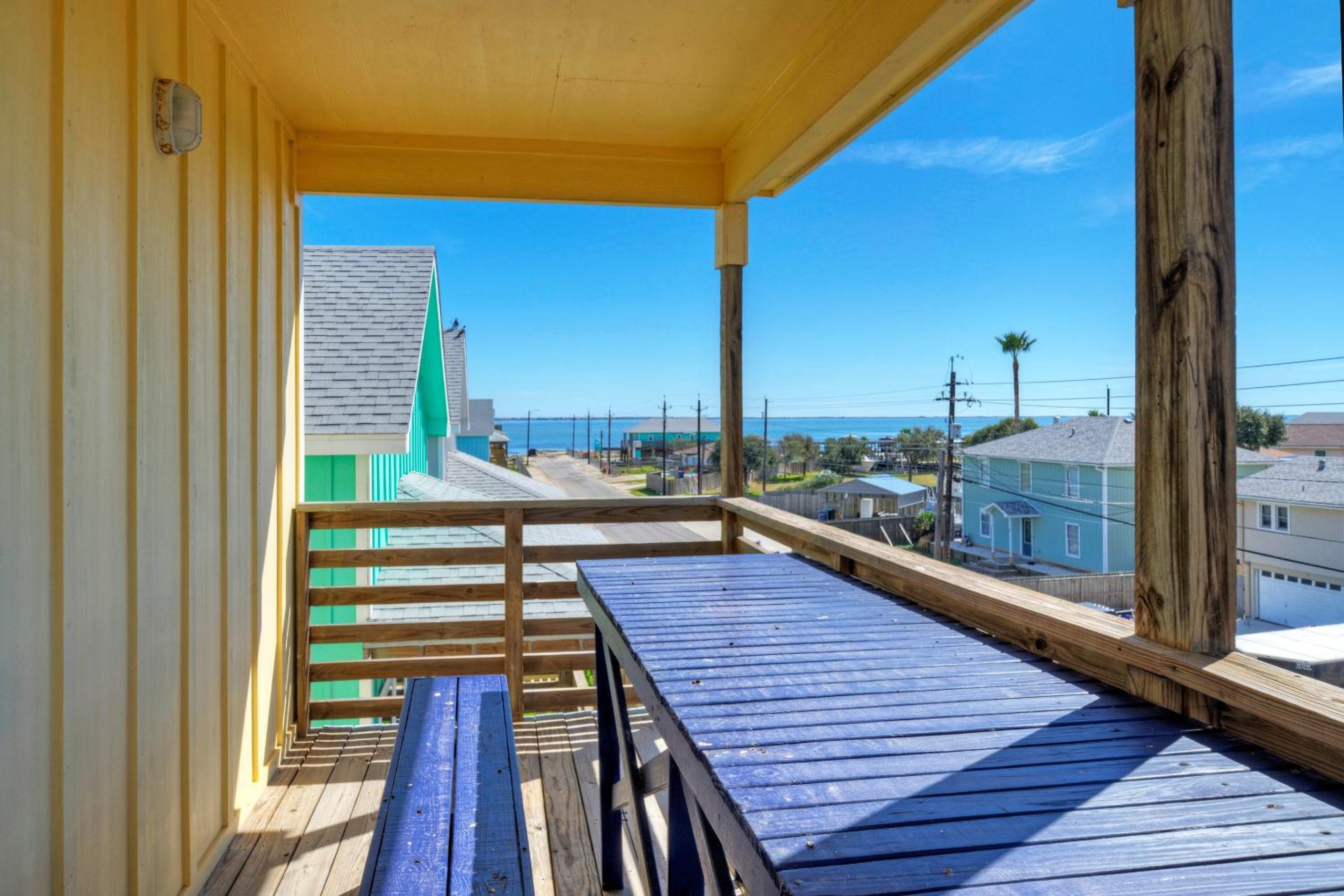 Sleeps 28 2 Homes w Boat Dock Waterfront Pool Laguna Village Haven