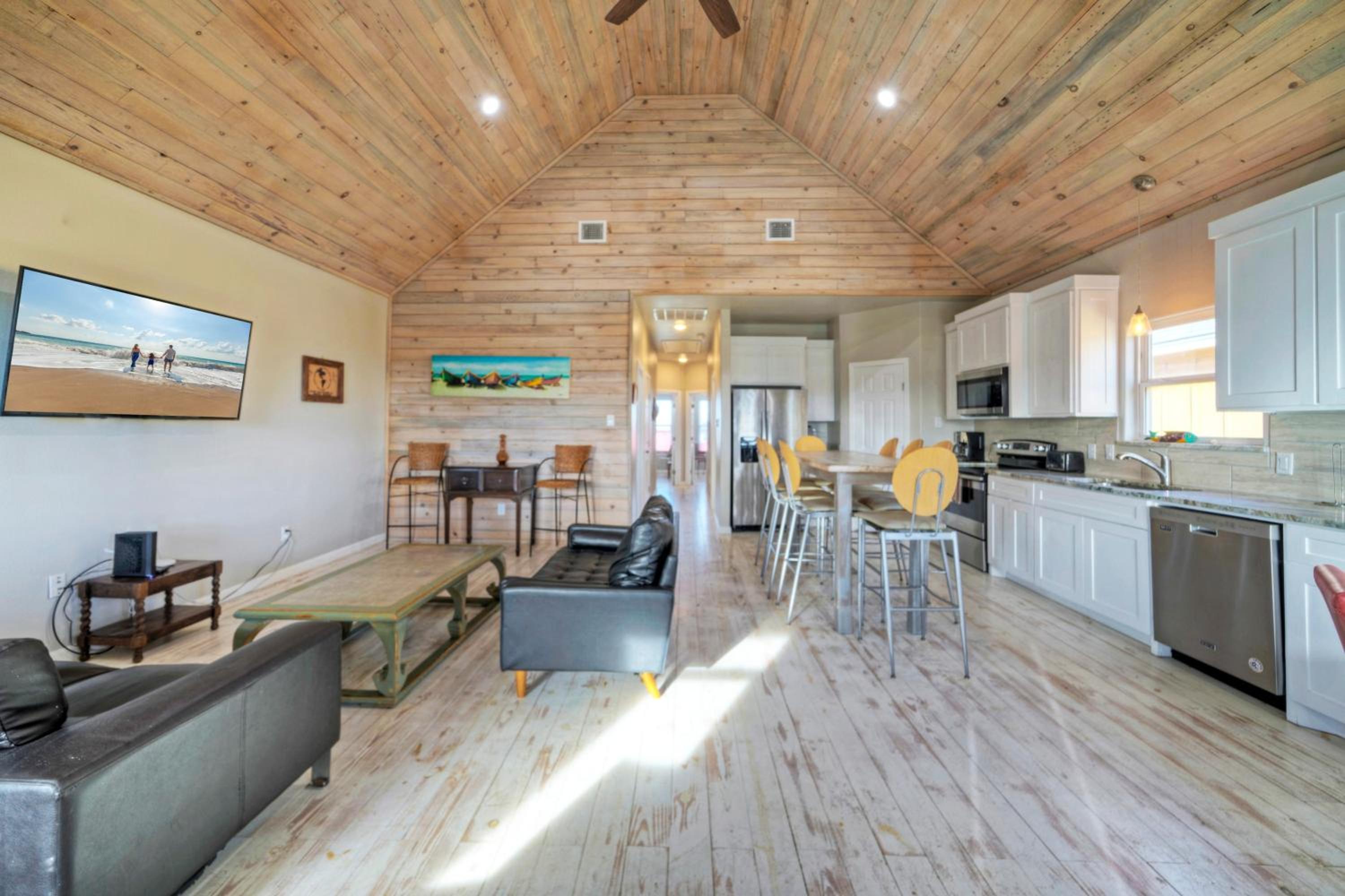 2 Homes Sleeps 16 Shared PoolBoat Dock Laguna Village Serenity by AvantStay
