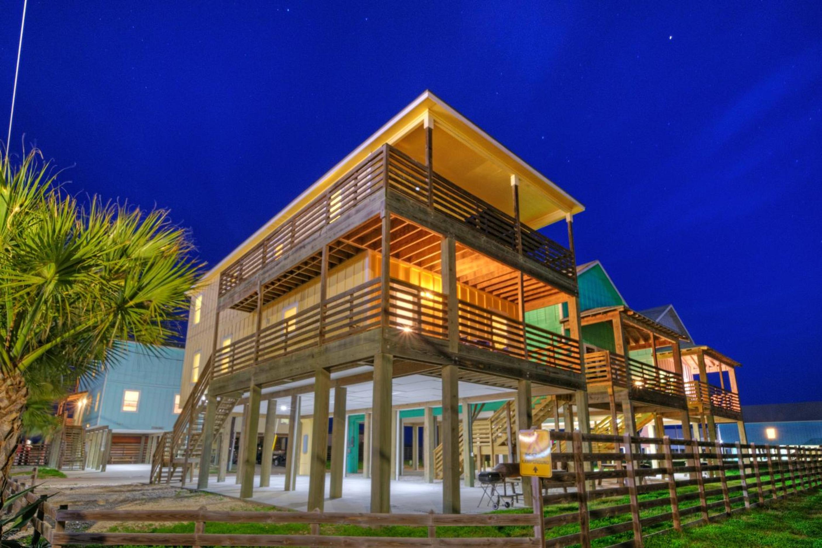 Sleeps 28 2 Homes w Boat Dock Waterfront Pool Laguna Village Haven