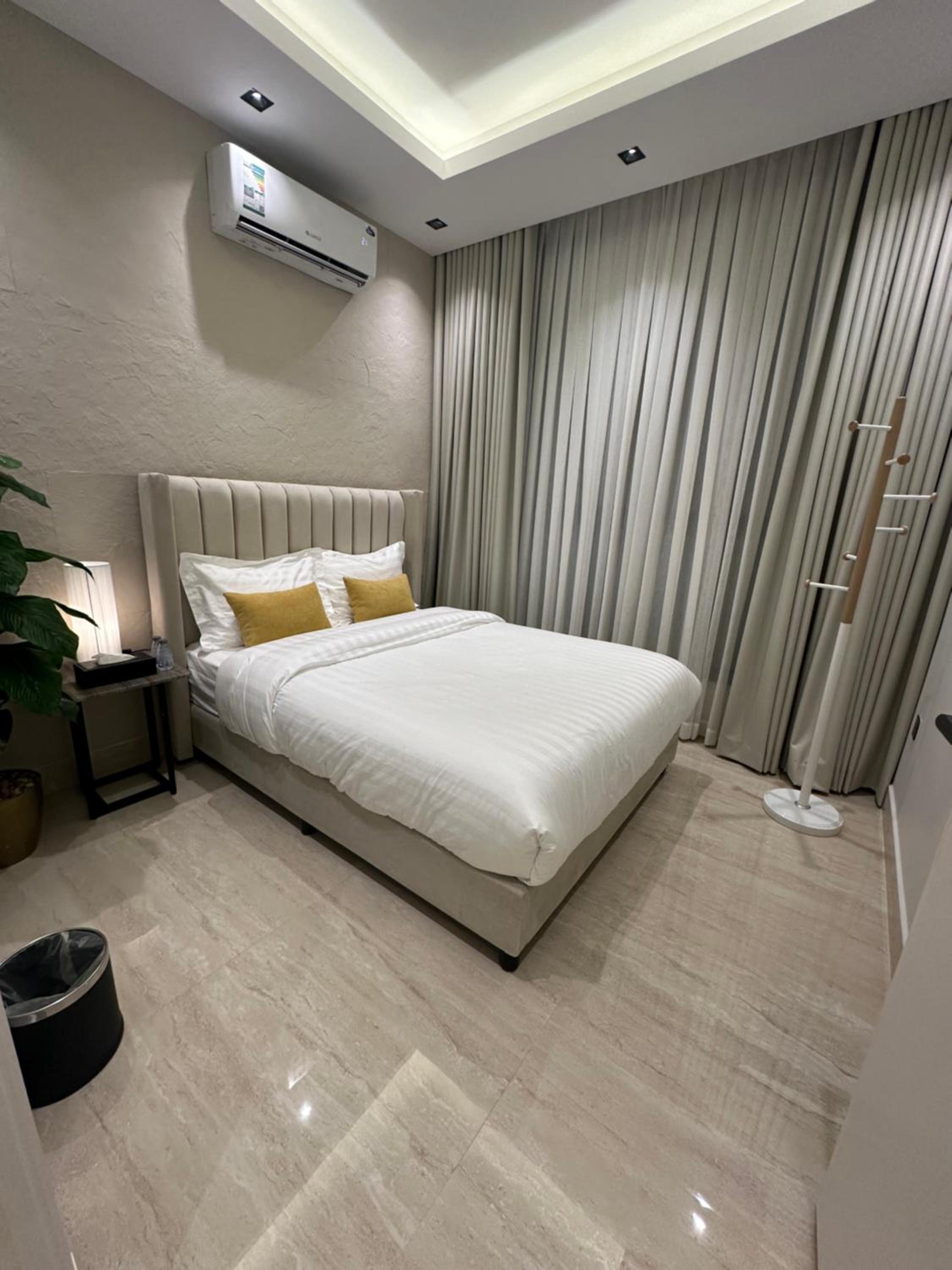 Three Bedroom furnished apartment in north Riyadh - شقه 3 غرف مميزه ومتكامله في شمال الرياض مع مرافق فريده