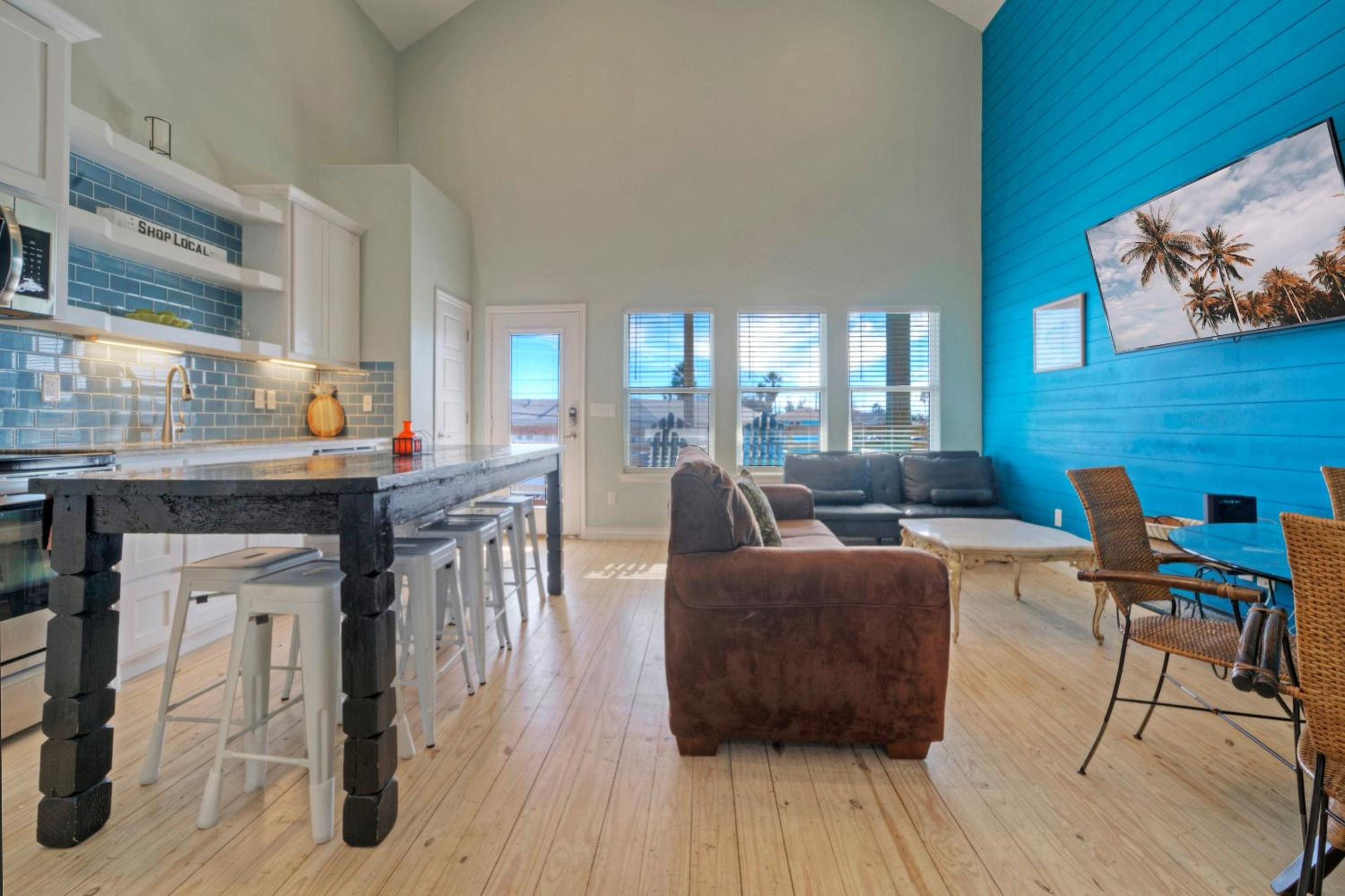 Sleeps 26 2 Homes w Waterfront Pool Boat Dock Laguna Village Escape