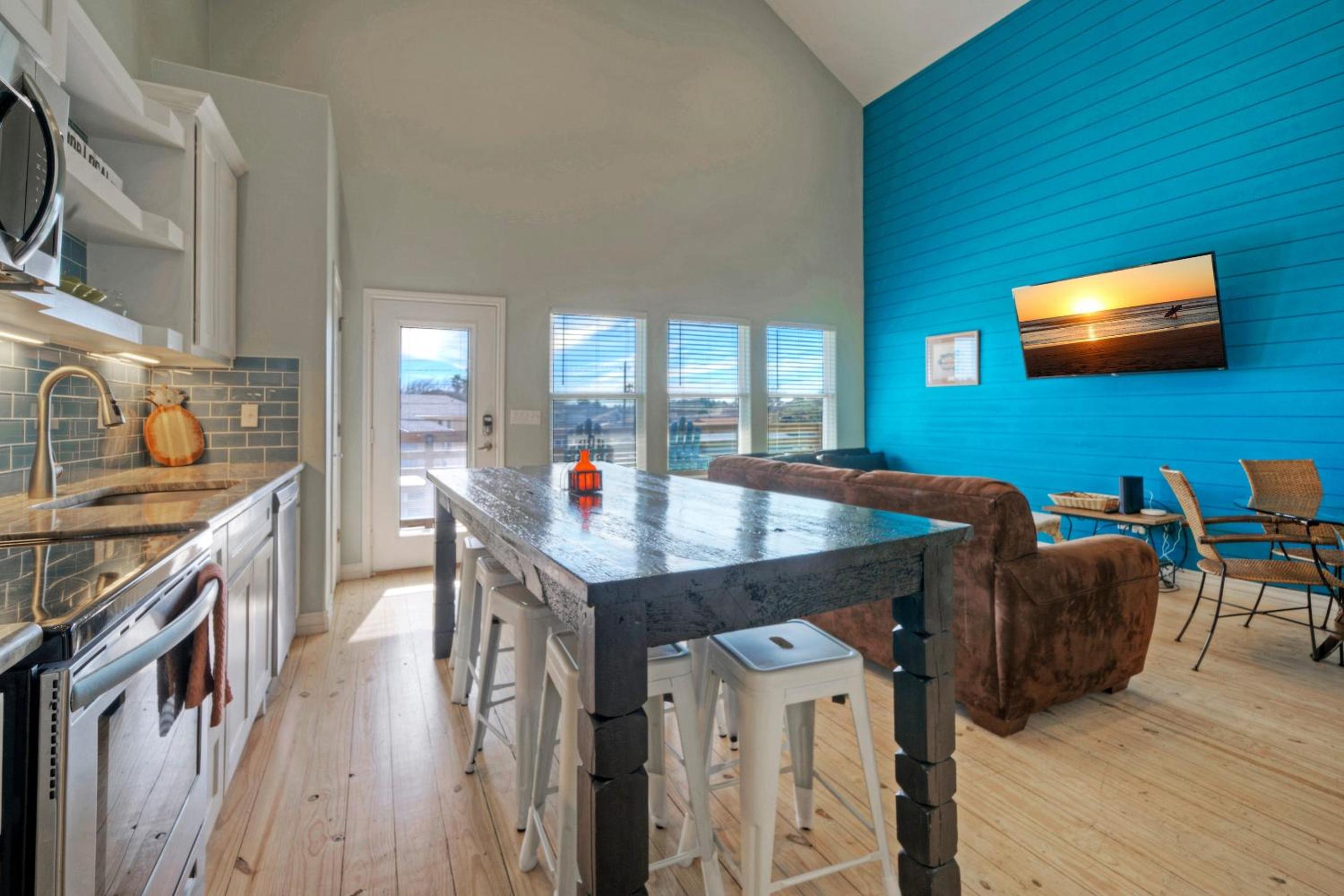 Sleeps 26 2 Homes w Waterfront Pool Boat Dock Laguna Village Escape