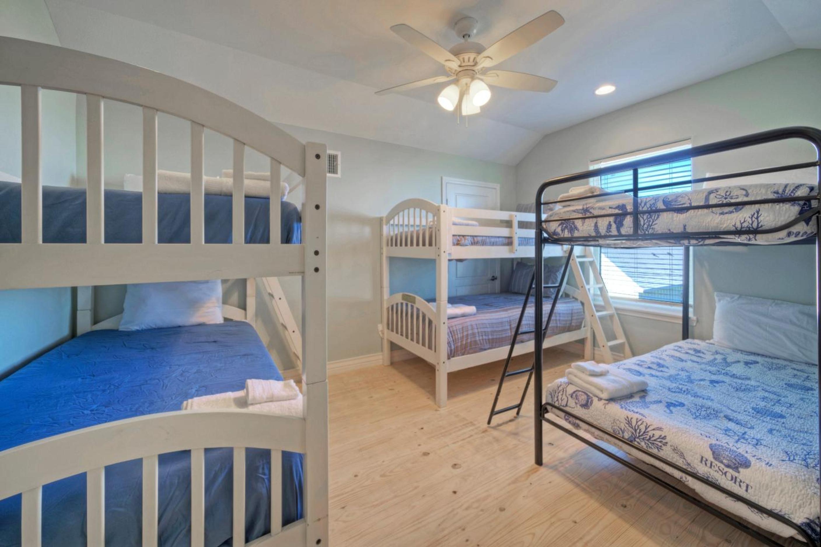 Sleeps 26 2 Homes w Waterfront Pool Boat Dock Laguna Village Escape