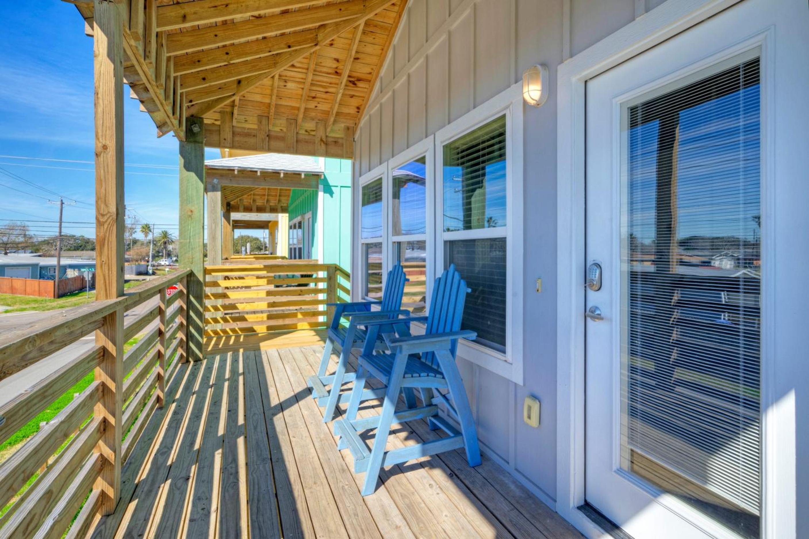 Sleeps 26 2 Homes w Waterfront Pool Boat Dock Laguna Village Escape