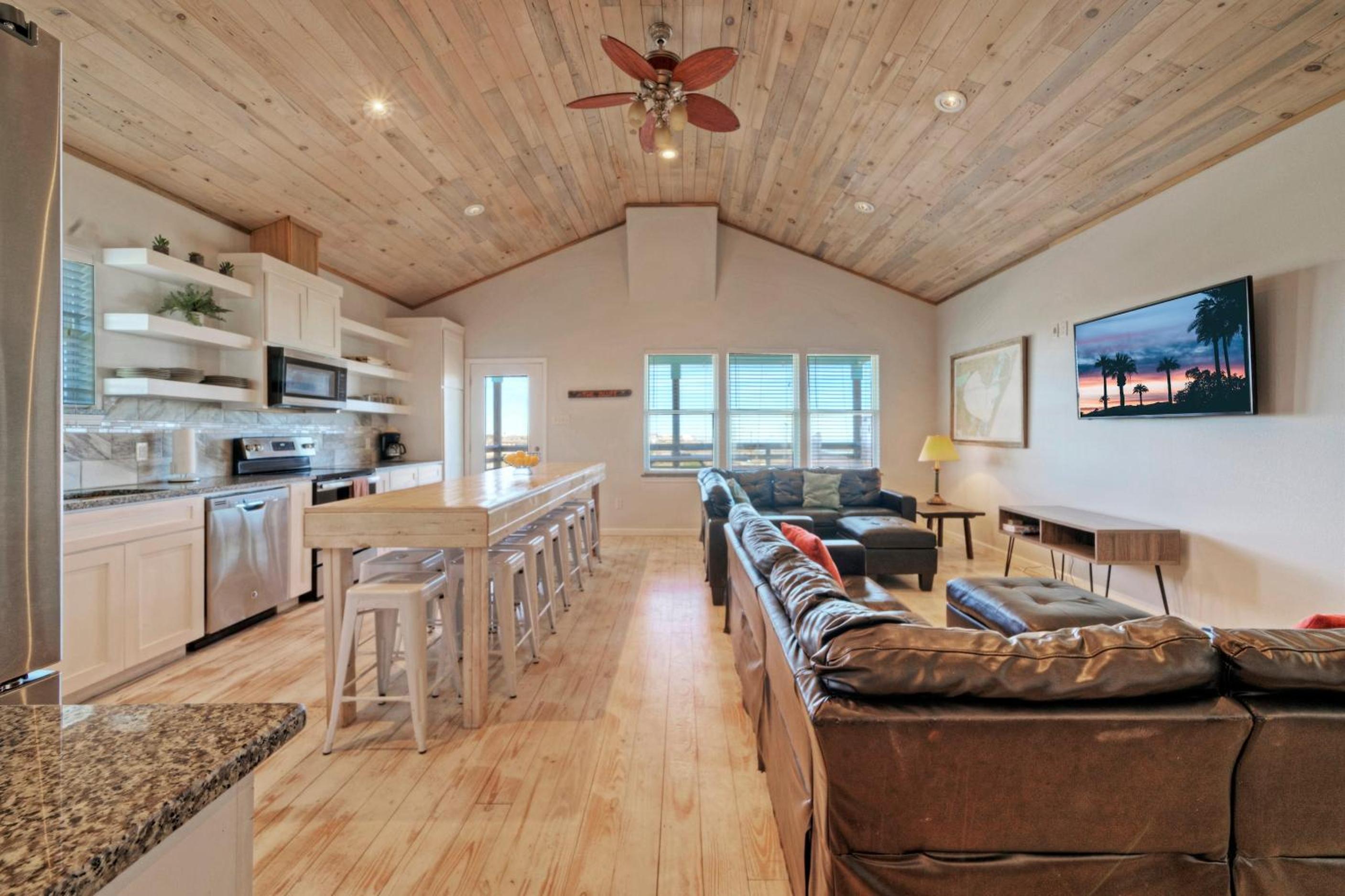 Sleeps 26 2 Homes w Waterfront Pool Boat Dock Laguna Village Escape