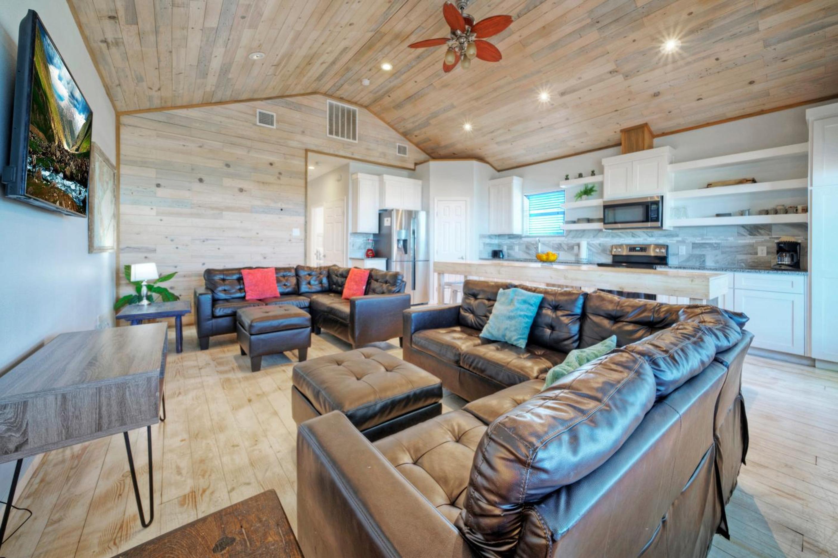 Sleeps 26 2 Homes w Waterfront Pool Boat Dock Laguna Village Escape