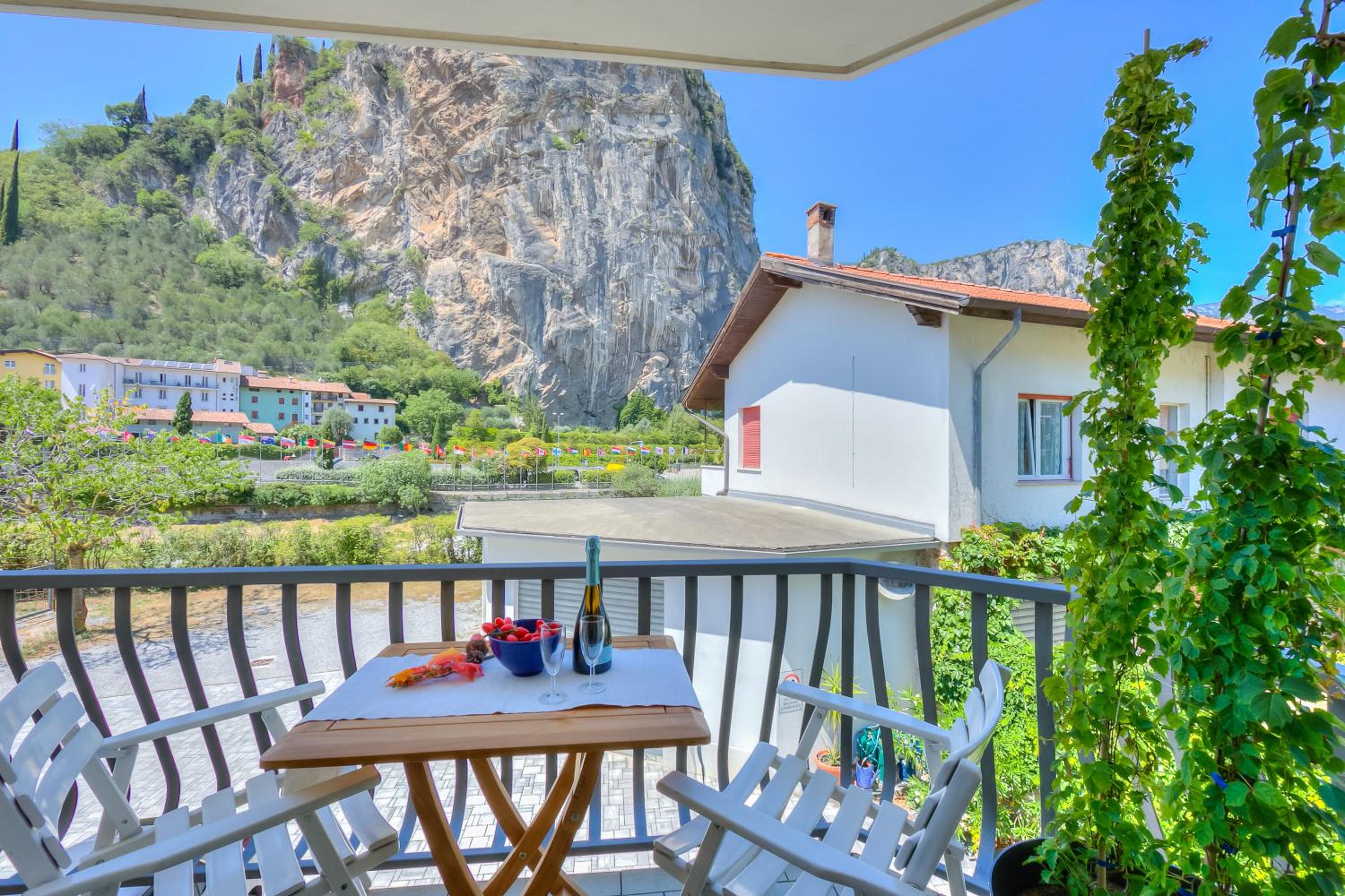 The Rock View - Happy Rentals