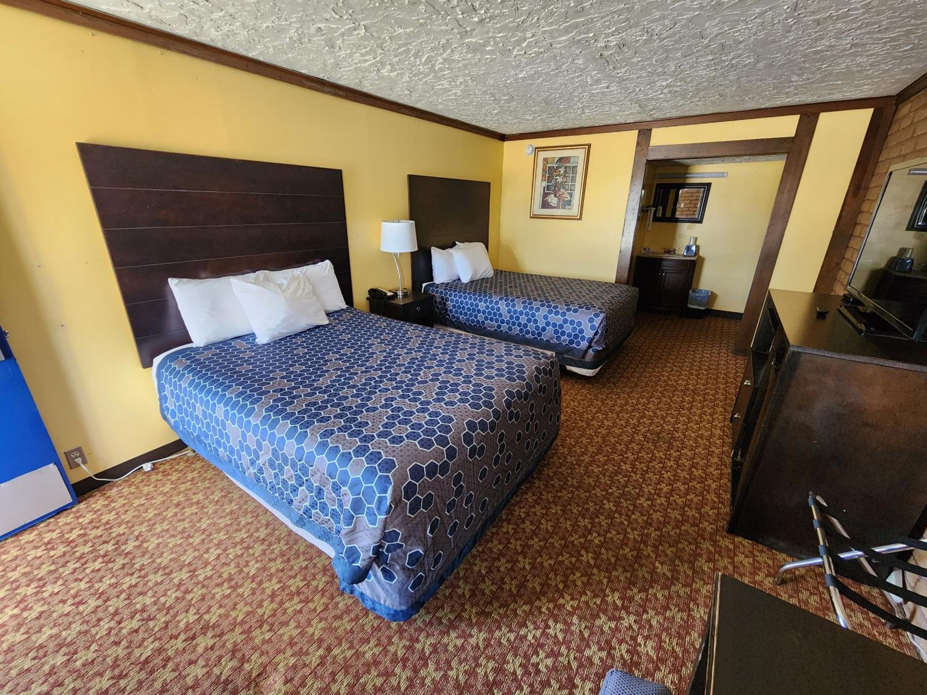 Carthage Inn
