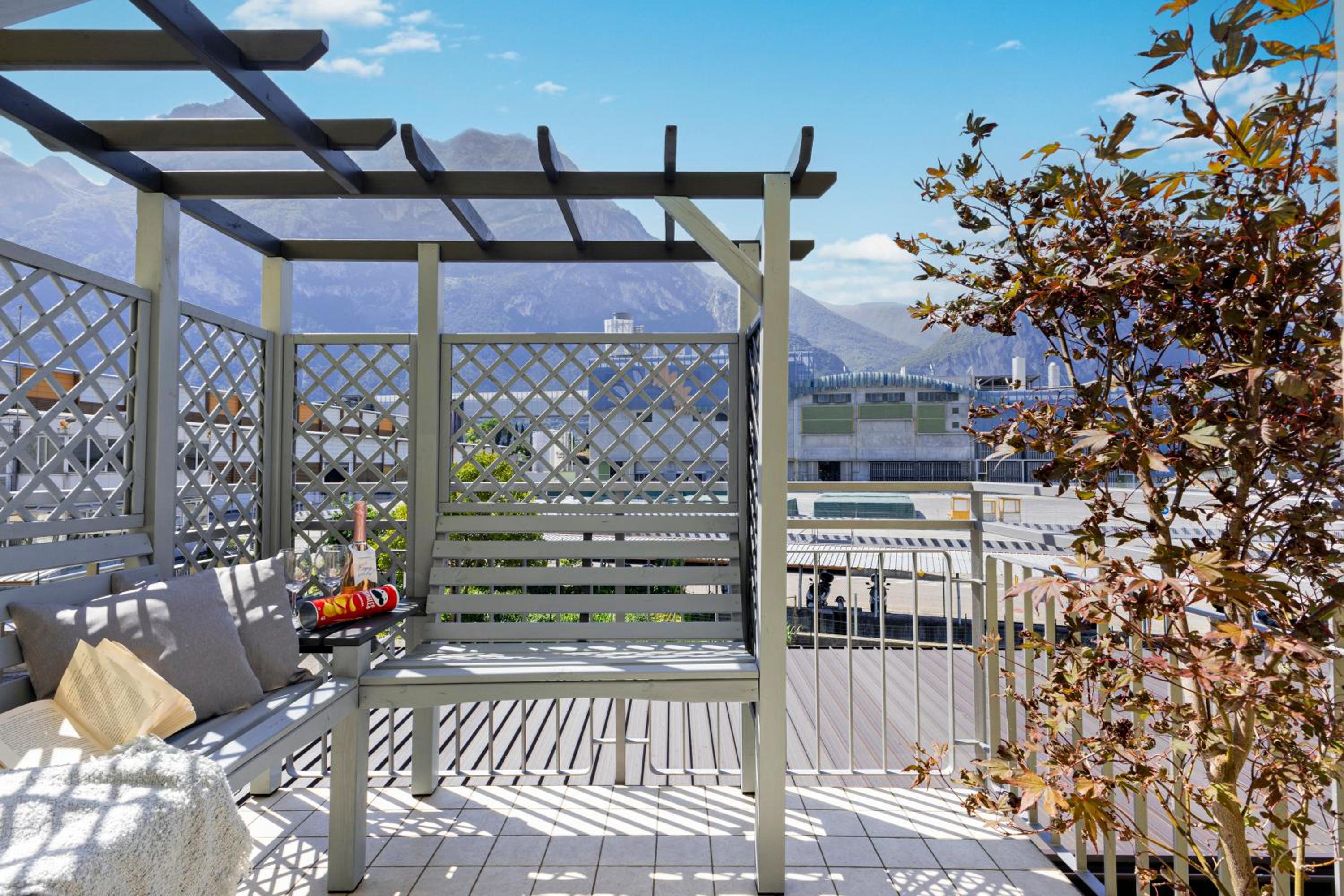 Hotel Appartamento Fabio Few Min From Lake - Happy Rentals - Image 1