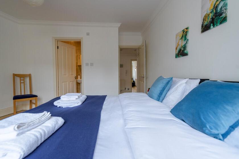 Spectacular 3 Bed in Blackheath