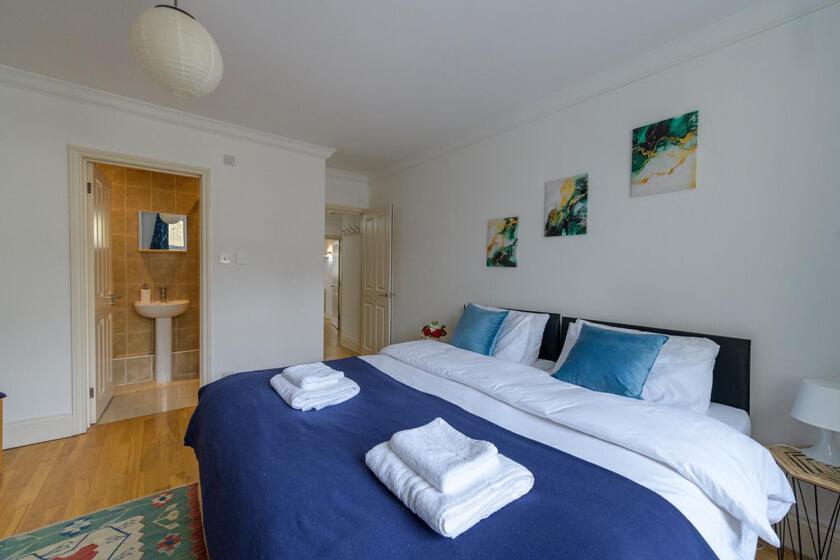 Spectacular 3 Bed in Blackheath