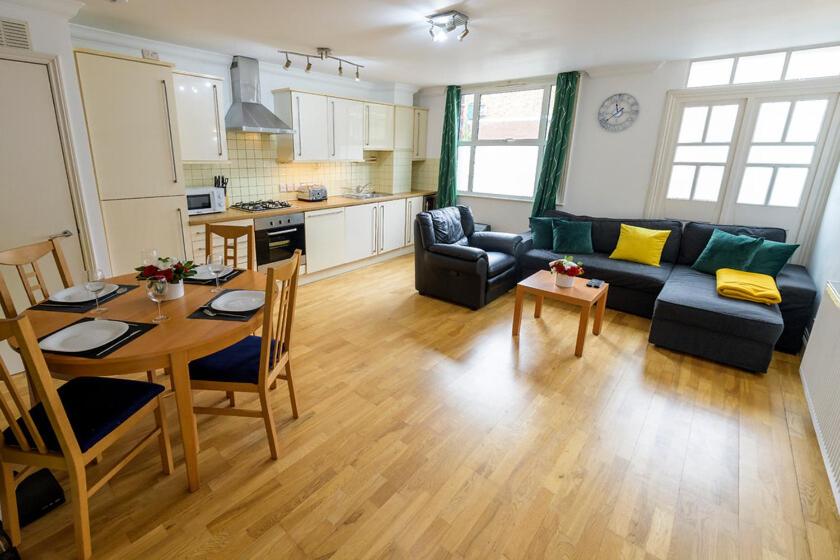 Spectacular 3 Bed in Blackheath