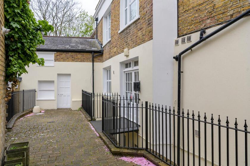Spectacular 3 Bed in Blackheath