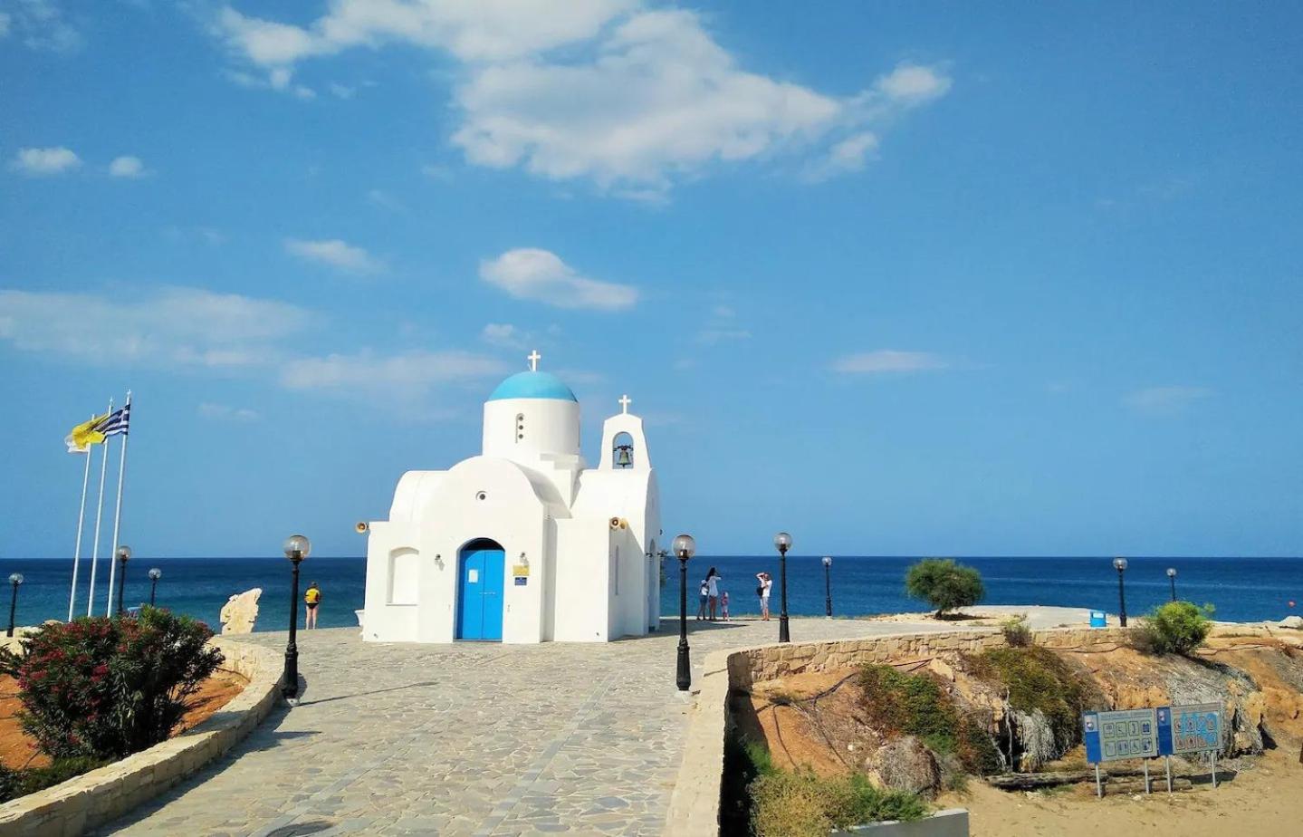 Sunrise 2BR Kapparis - 5 min to Beach