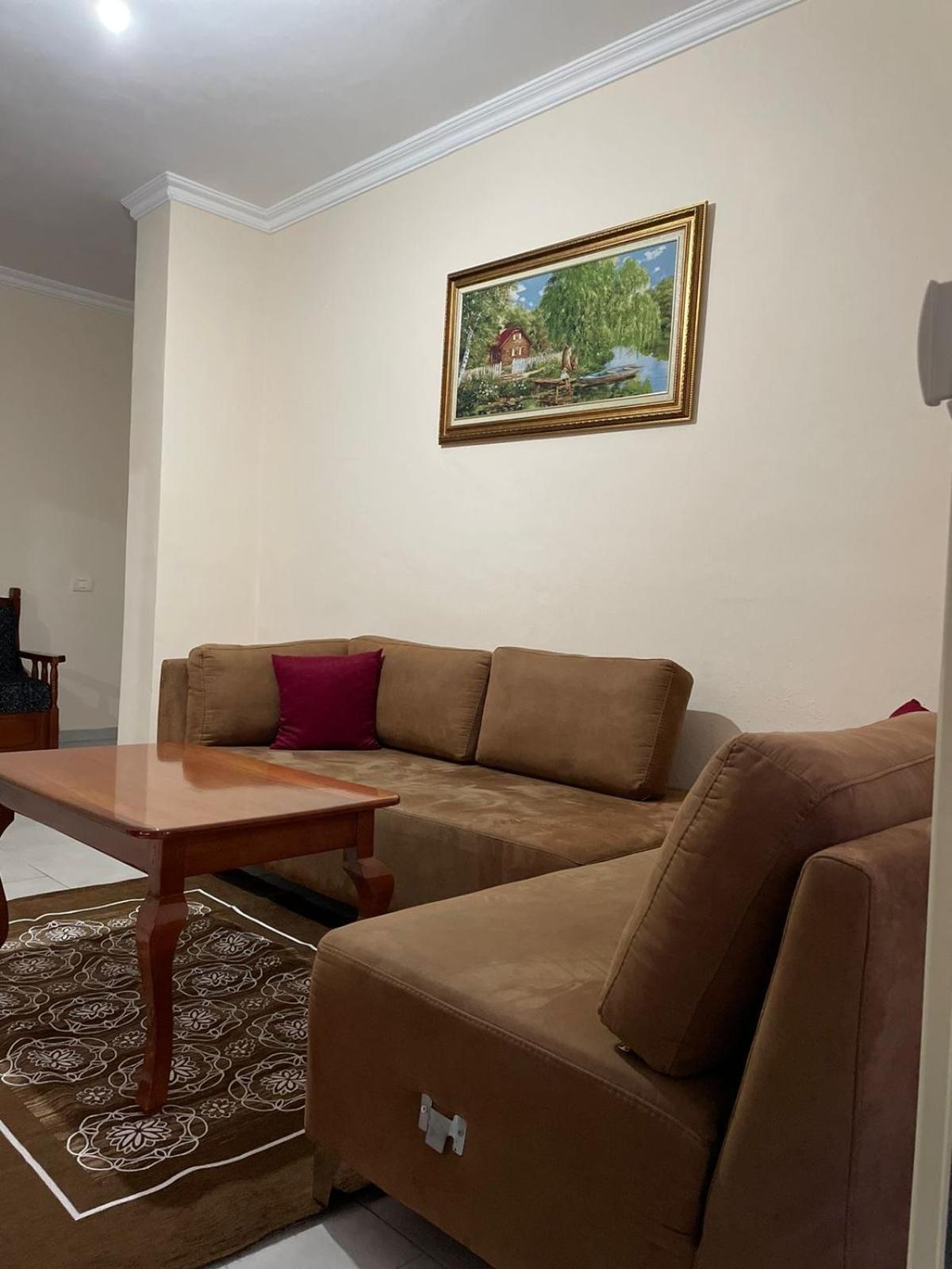 Comfy Ria's Apartment