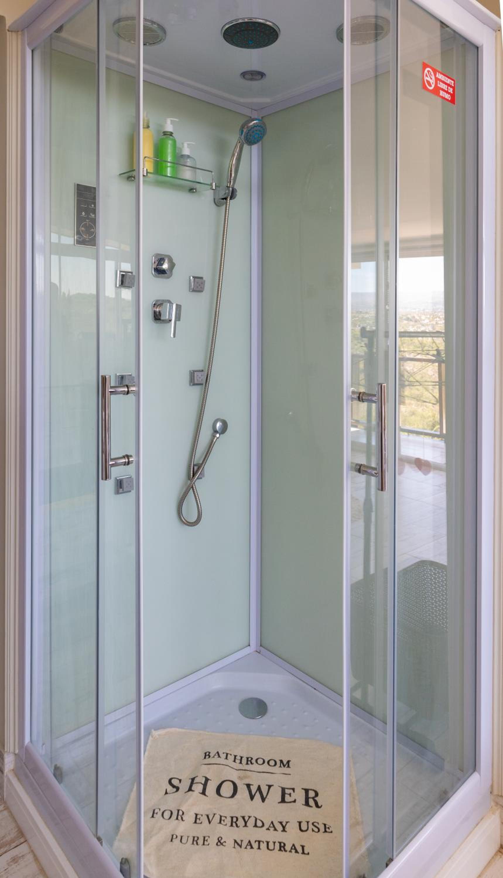 AYRES SUITE