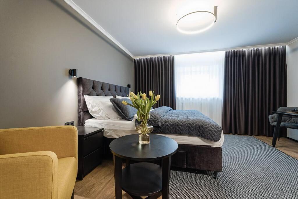 Elegant 28m2 Studio Flat next to Old Town