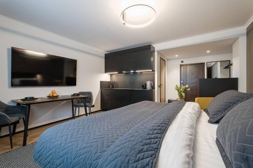 Elegant 28m2 Studio Flat next to Old Town